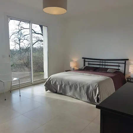 Maison Hauts De Lascombes Parc Et Piscine וילה